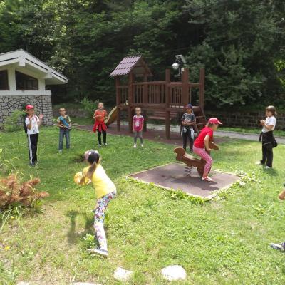 20 iunie: Oituz: Entuziasmul voluntarilor face "minuni"