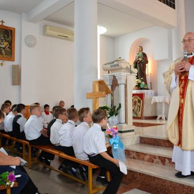 21 iunie: Huşi "Sfântul Anton de Padova": Prima Sfântă Împărtăşanie a copiilor