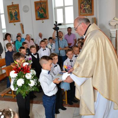 21 iunie: Huşi "Sfântul Anton de Padova": Prima Sfântă Împărtăşanie a copiilor