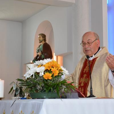 21 iunie: Huşi "Sfântul Anton de Padova": Prima Sfântă Împărtăşanie a copiilor