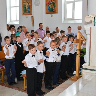21 iunie: Huşi "Sfântul Anton de Padova": Prima Sfântă Împărtăşanie a copiilor