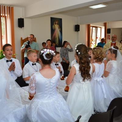 21 iunie: Huşi "Sfântul Anton de Padova": Prima Sfântă Împărtăşanie a copiilor