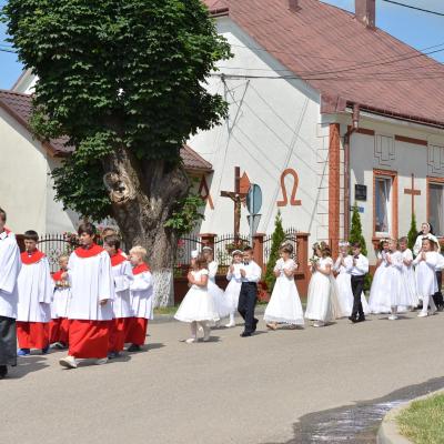 21 iunie: Siret: Prima Împărtăşanie
