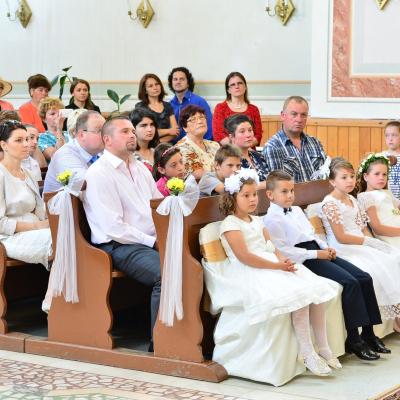 21 iunie: Siret: Prima Împărtăşanie