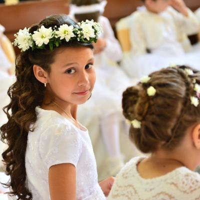 21 iunie: Siret: Prima Împărtăşanie
