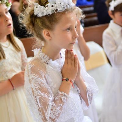 21 iunie: Siret: Prima Împărtăşanie