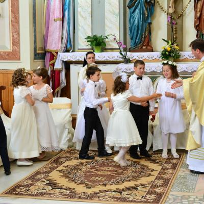 21 iunie: Siret: Prima Împărtăşanie