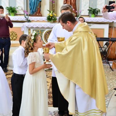 21 iunie: Siret: Prima Împărtăşanie