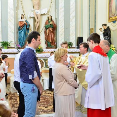 21 iunie: Siret: Prima Împărtăşanie
