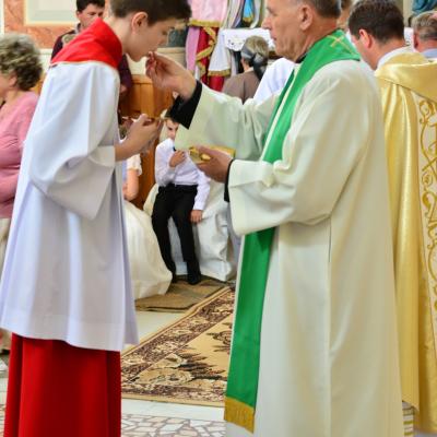 21 iunie: Siret: Prima Împărtăşanie