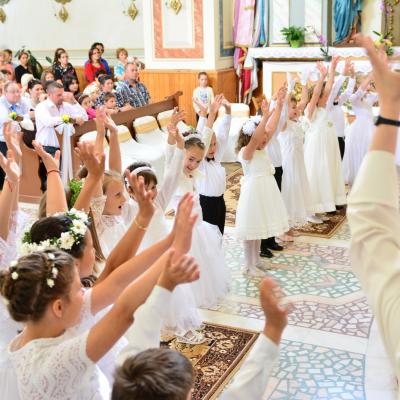 21 iunie: Siret: Prima Împărtăşanie