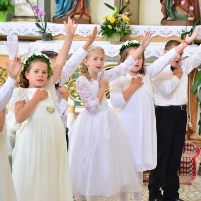 21 iunie: Siret: Prima Împărtăşanie