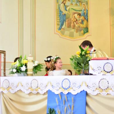21 iunie: Siret: Prima Împărtăşanie