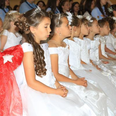 21 iunie: Lespezi: Prima sfântă Împărtăşanie