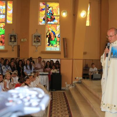 21 iunie: Lespezi: Prima sfântă Împărtăşanie