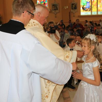 21 iunie: Lespezi: Prima sfântă Împărtăşanie