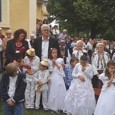 21 iunie: Baraţi: Alături de primul paroh