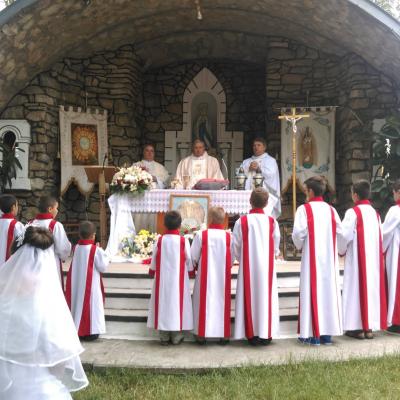 21 iunie: Baraţi: Alături de primul paroh