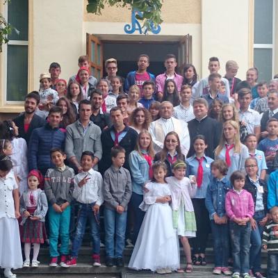21 iunie: Baraţi: Alături de primul paroh