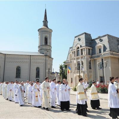 24 iunie: La Iaşi au fost sfinţiţi 14 preoţi