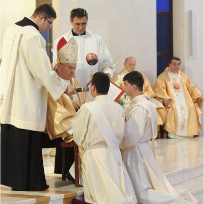24 iunie: La Iaşi au fost sfinţiţi 14 preoţi