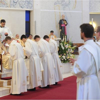24 iunie: La Iaşi au fost sfinţiţi 14 preoţi