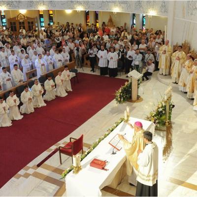 24 iunie: La Iaşi au fost sfinţiţi 14 preoţi