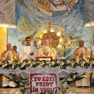24 iunie: La Iaşi au fost sfinţiţi 14 preoţi. Foto: Ionuţ-Gabriel Giurgică