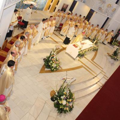 24 iunie: La Iaşi au fost sfinţiţi 14 preoţi. Foto: Ionuţ-Gabriel Giurgică