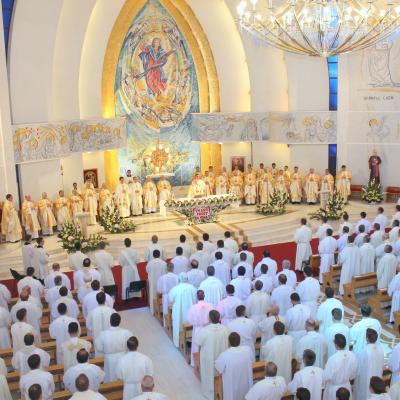 24 iunie: La Iaşi au fost sfinţiţi 14 preoţi. Foto: Ionuţ-Gabriel Giurgică