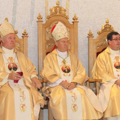 24 iunie: La Iaşi au fost sfinţiţi 14 preoţi. Foto: Ionuţ-Gabriel Giurgică