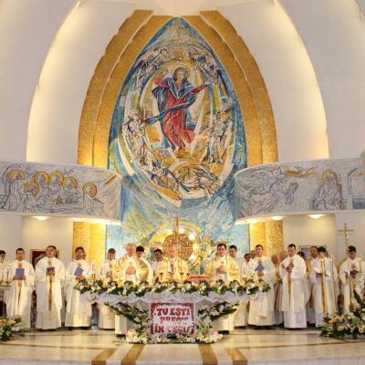 24 iunie: La Iaşi au fost sfinţiţi 14 preoţi. Foto: Ionuţ-Gabriel Giurgică
