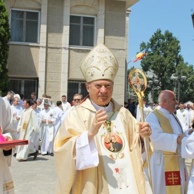 24 iunie: La Iaşi au fost sfinţiţi 14 preoţi. Foto: Ionuţ-Gabriel Giurgică