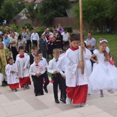 28 iunie: Valea Mică: Prima sfântă împărtăşanie