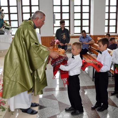 28 iunie: Valea Mică: Prima sfântă împărtăşanie