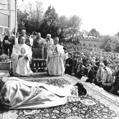 28 iunie: Ep. Petru Gherghel - 75 de ani de viaţă, 50 de ani de preoţie