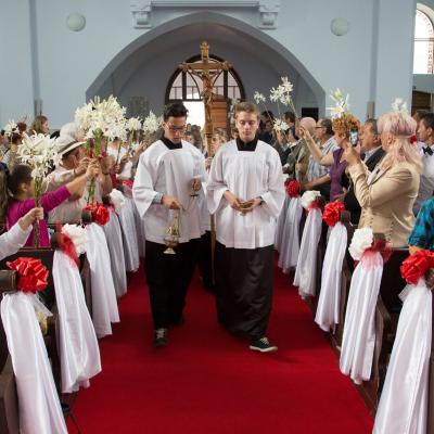 28 iunie: Cacica: Prima Sfântă Împărtăşanie