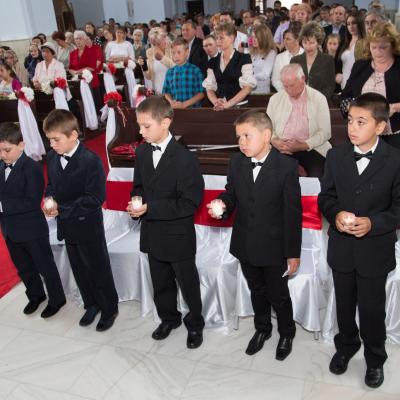 28 iunie: Cacica: Prima Sfântă Împărtăşanie