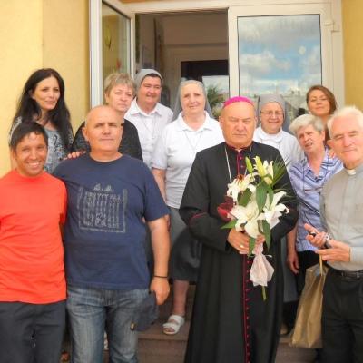2 iulie: Botoşani: Vizita PS Petru Gherghel la Fiicele Maicii Domnului a Milostivirii