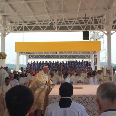 6 iulie: Ecuador: Sfânta Liturghie pentru familii prezidată de papa Francisc, în Parcul Los Samanes, Guayaquil, fiind prezenţi şi preoţii români care activează în această ţară