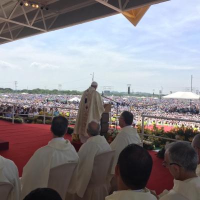 6 iulie: Ecuador: Sfânta Liturghie pentru familii prezidată de papa Francisc, în Parcul Los Samanes, Guayaquil, fiind prezenţi şi preoţii români care activează în această ţară