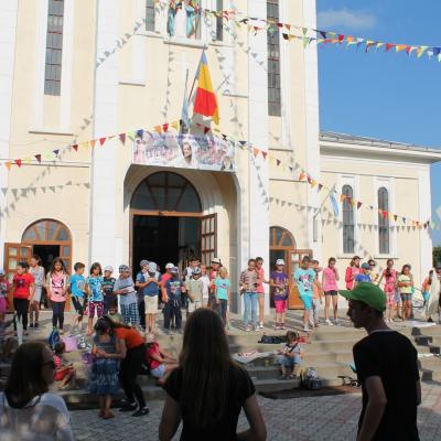 6-11 iulie: Tămăşeni: Campus "Vara împreună"