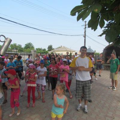 8-12 iulie: Luncaşi: Campusul "Treziţi lumea"