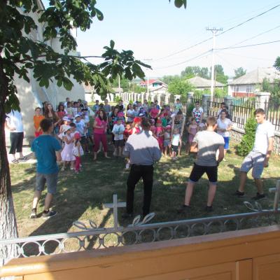 8-12 iulie: Luncaşi: Campusul "Treziţi lumea"