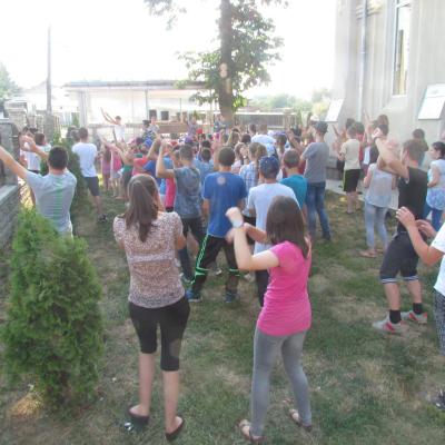 8-12 iulie: Luncaşi: Campusul "Treziţi lumea"