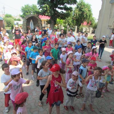 8-12 iulie: Luncaşi: Campusul "Treziţi lumea"