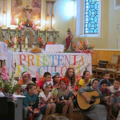 17-20 iulie: Văleni: Campusul "Prietenia în culori"