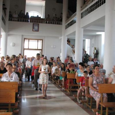 19 iulie: Huşi "Sfântul Anton de Padova": Liturghia de mulţumire a părintelui Ieronim Budulai pentru 50 ani de preoţie