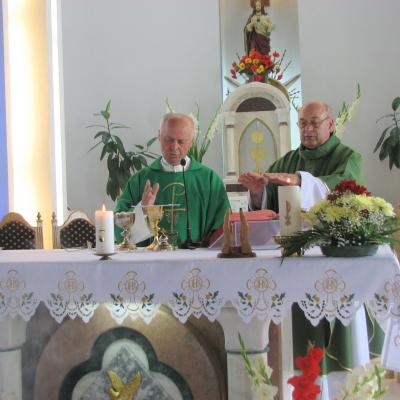 19 iulie: Huşi "Sfântul Anton de Padova": Liturghia de mulţumire a părintelui Ieronim Budulai pentru 50 ani de preoţie