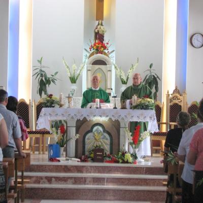 19 iulie: Huşi "Sfântul Anton de Padova": Liturghia de mulţumire a părintelui Ieronim Budulai pentru 50 ani de preoţie